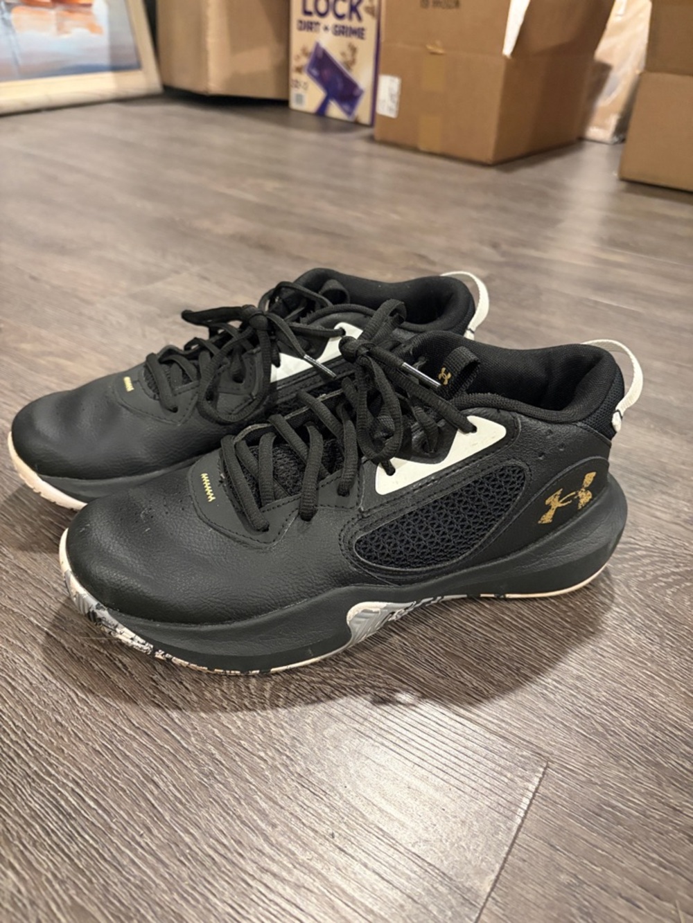 Under Armour Black and White Basketball Sneakers size 8